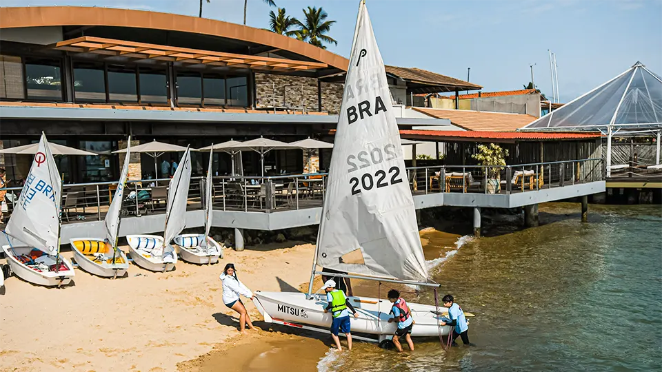 Vela oceânica no Yacht Club de Ilhabela durante a 53ª edição da SIVI com hospedagem no Hotel Itapemar